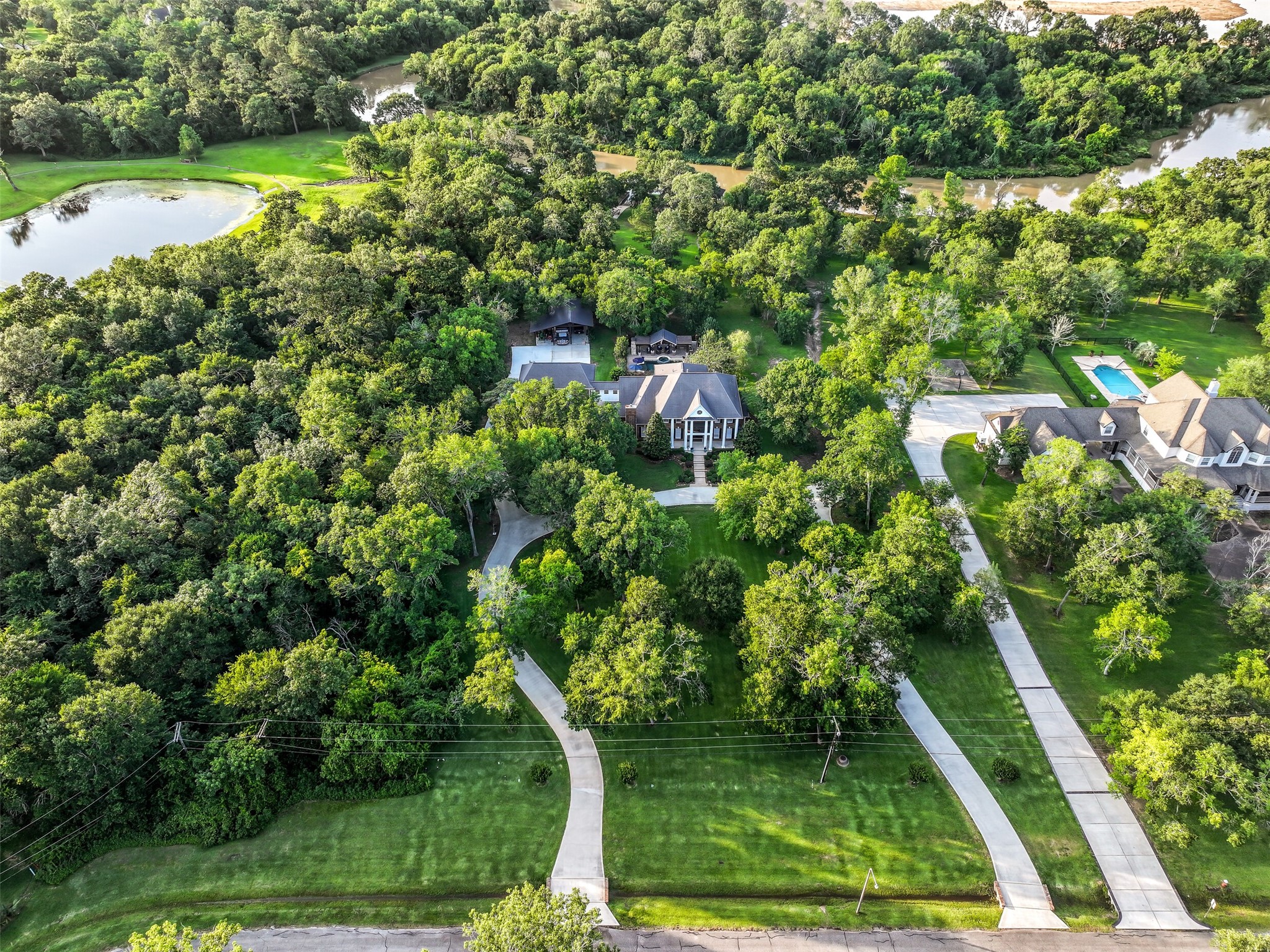 650 Oak Drive Friendswood TX 77546