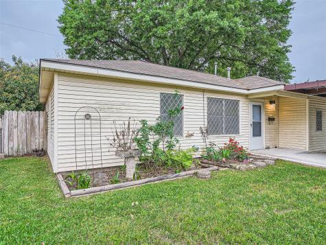 6745 Feldspar Street Houston TX 77092