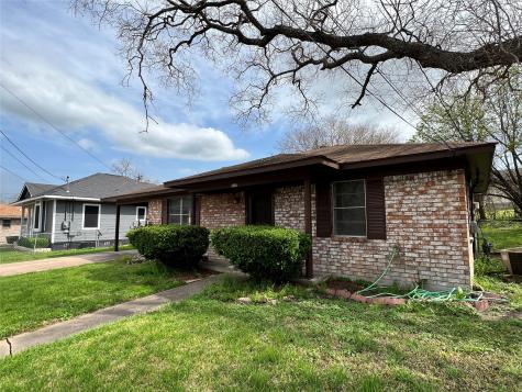 705 W Wilkins Street Brenham TX 77833