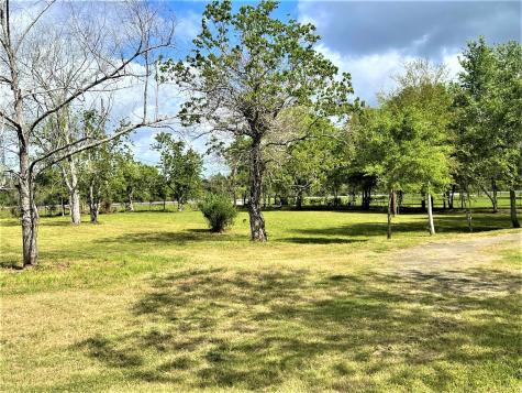 10011 Fm 1994 Road Needville TX 77461