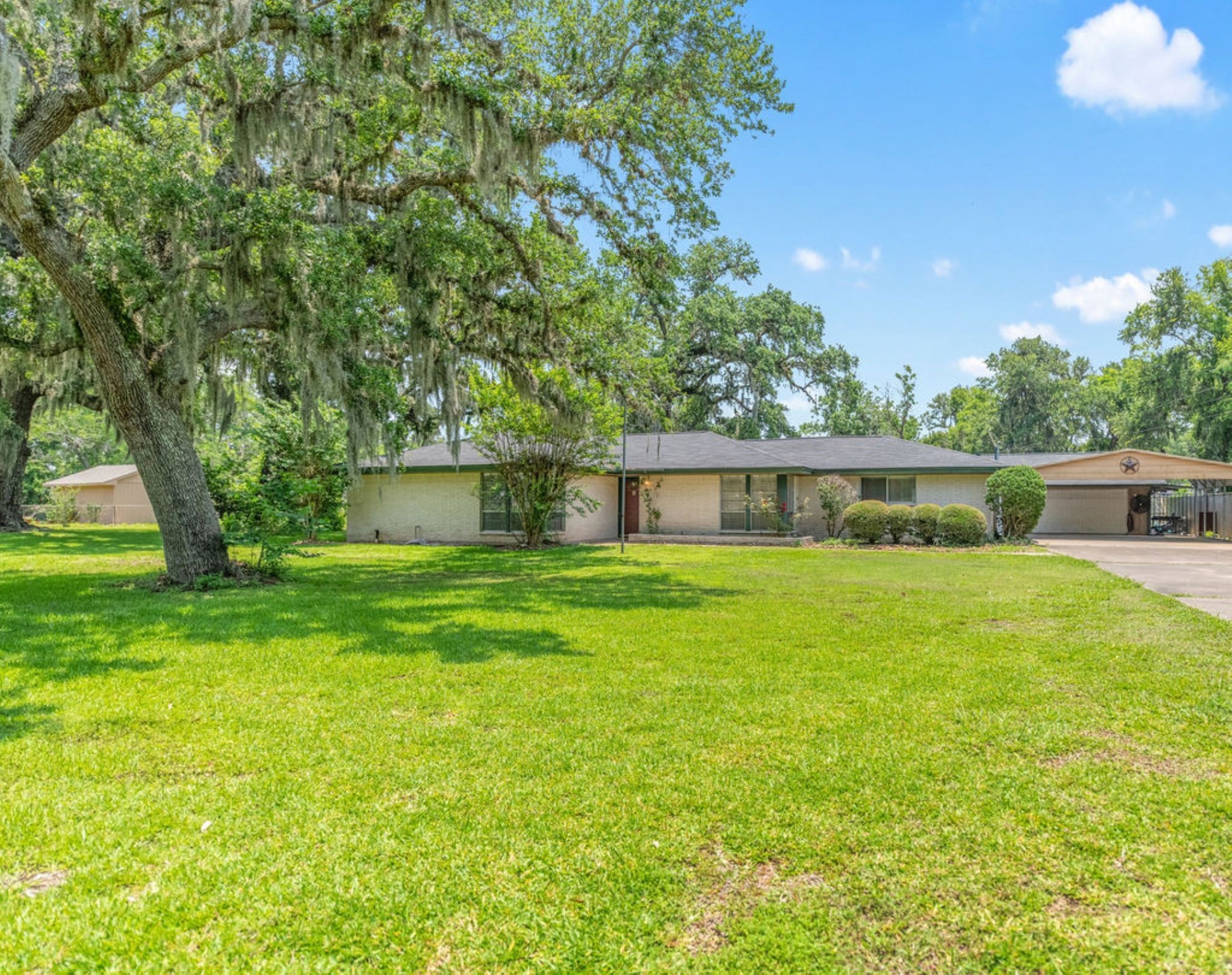 119 Cedar Street Richwood TX 77531