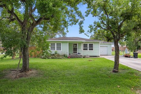 14301 4th Street Santa Fe TX 77517