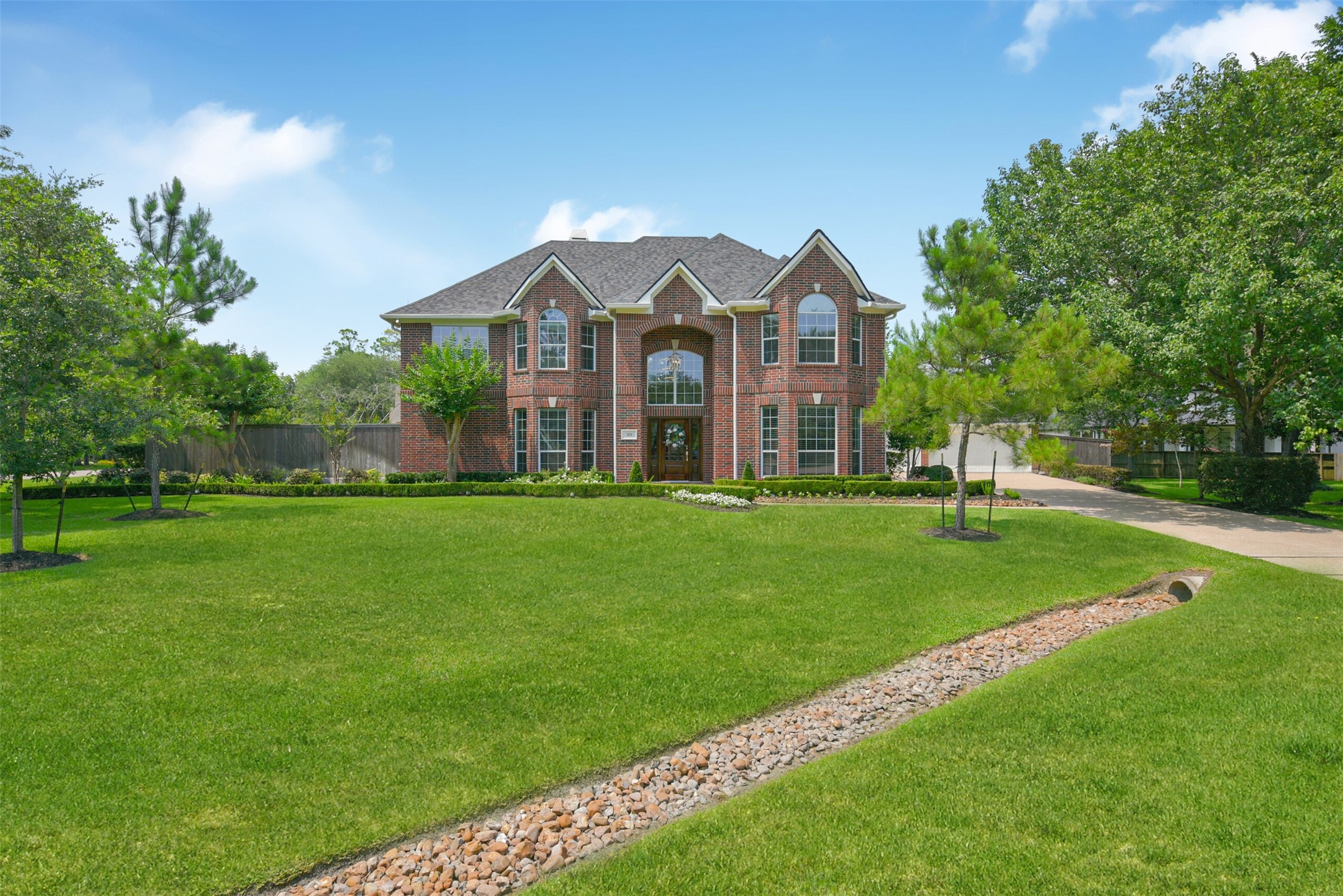 703 Oak Park Court Friendswood TX 77546