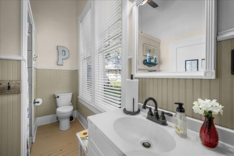 501 W Moore Moulton TX 77975