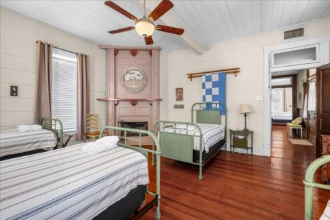 501 W Moore Moulton TX 77975