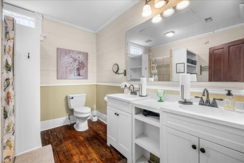 501 W Moore Moulton TX 77975