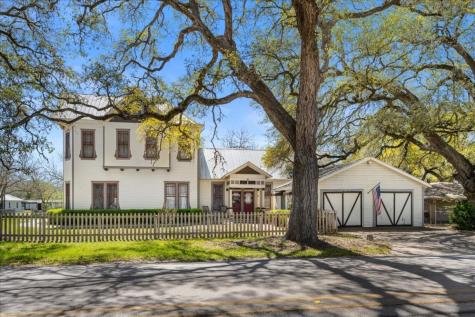501 W Moore Moulton TX 77975