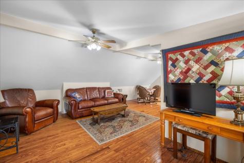 501 W Moore Moulton TX 77975