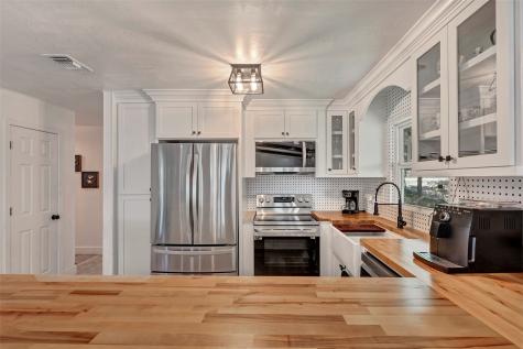 354 Edgewater Way Point Blank TX 77364