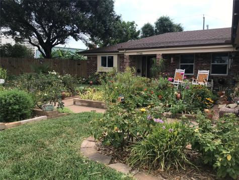 7746 Beaudelaire Circle Galveston TX 77551