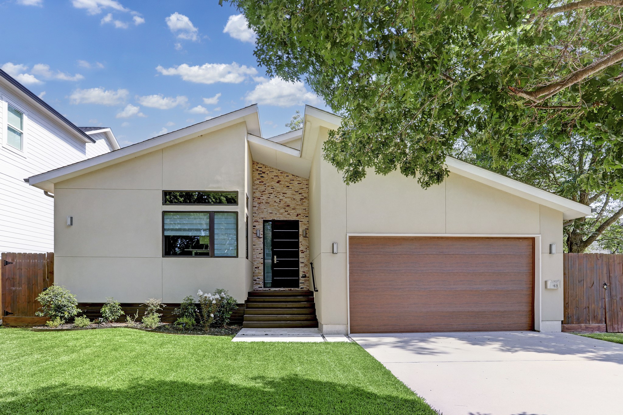 1921 Du Barry Lane Houston TX 77018