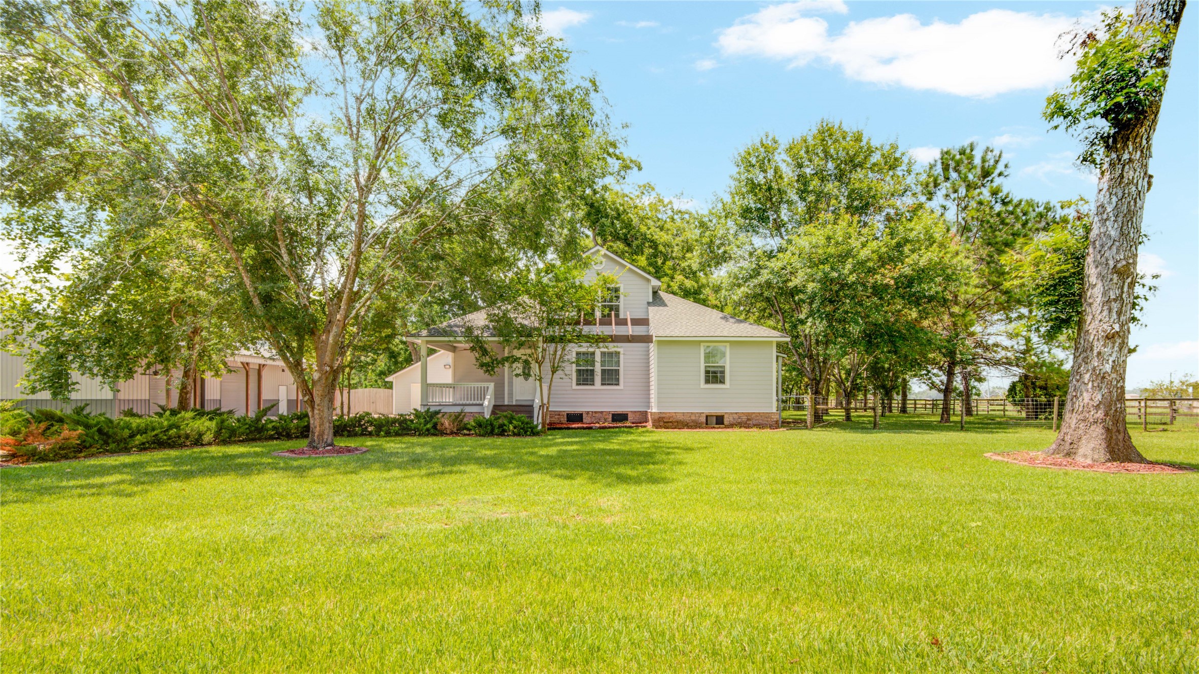 238 Horse Shoe Trail Angleton TX 77515