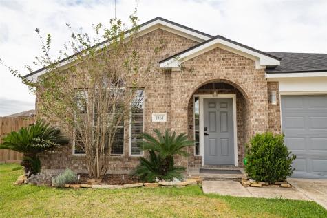 1861 Redwood Lane Dayton TX 77535