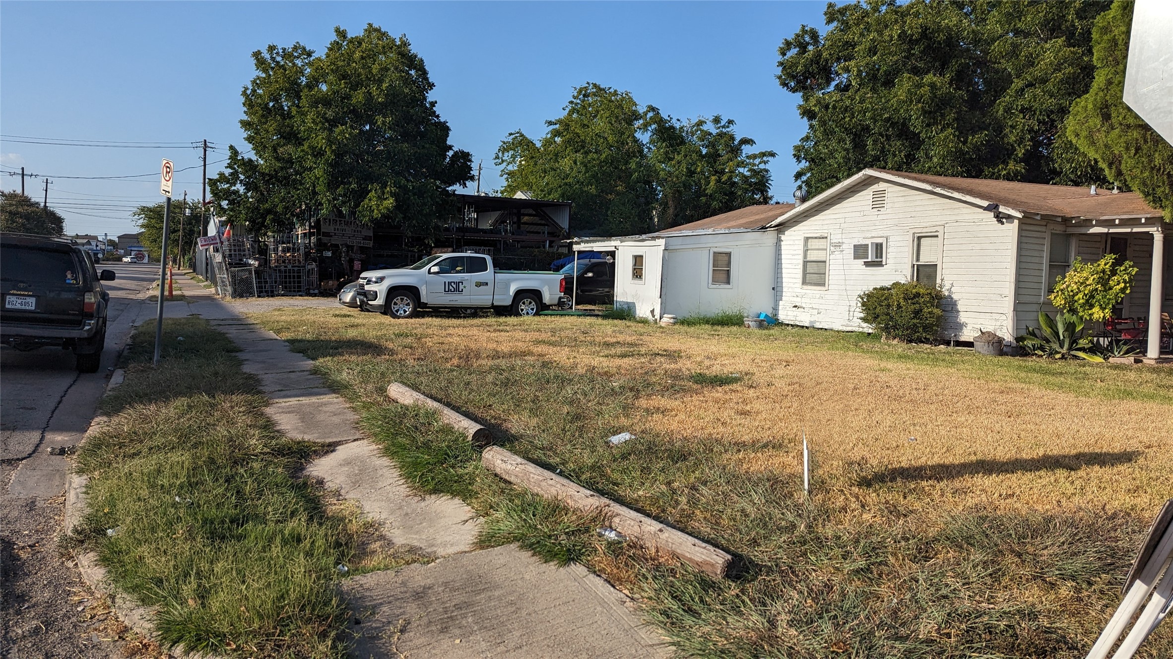 8644 Daffodil Street Houston TX 77063