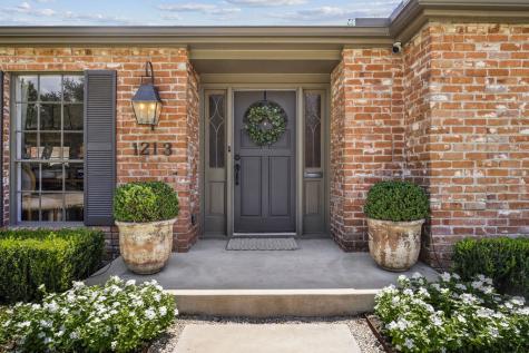 1213 Briarmead Drive Houston TX 77057