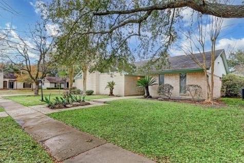 16403 Glenshannon Drive Houston TX 77059
