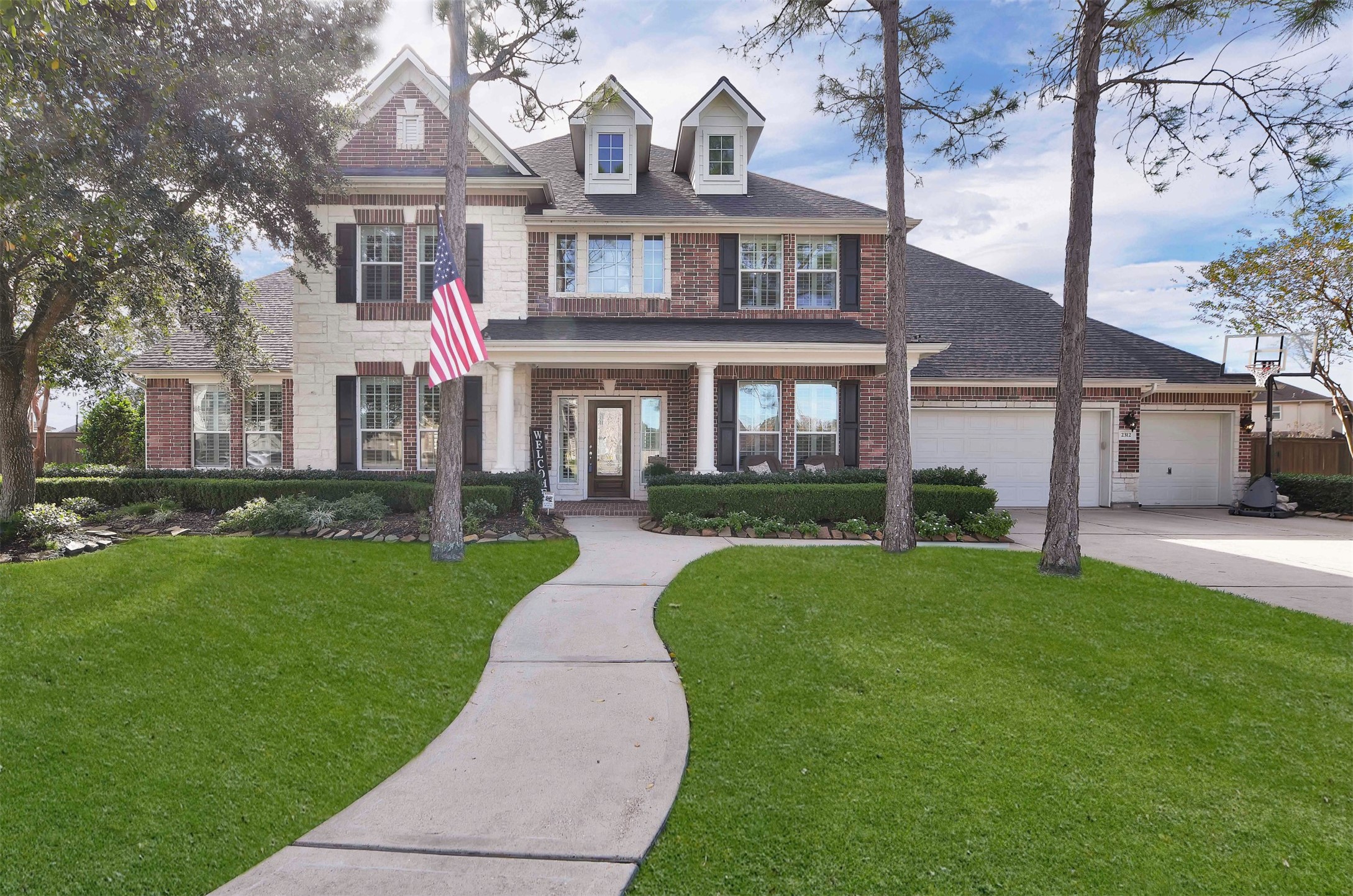 2312 Leslies Court Friendswood TX 77546