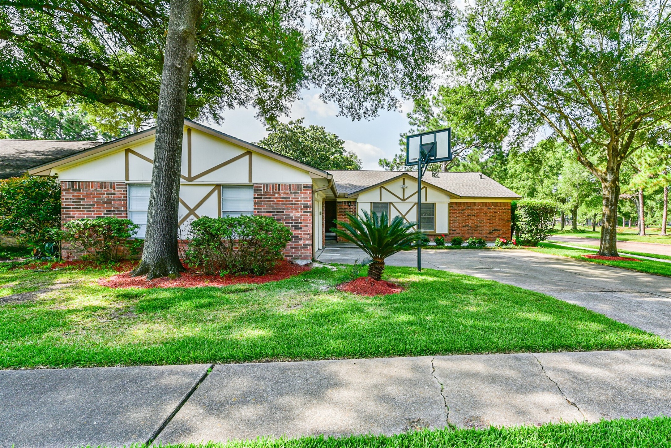 16223 Brookford Court Houston TX 77059