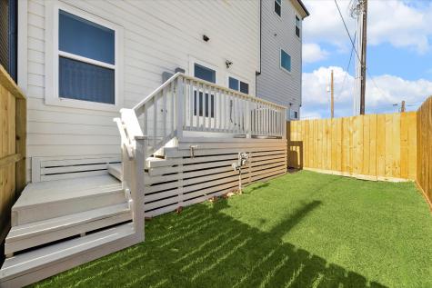 5630 Camino Encantado Drive Houston TX 77091