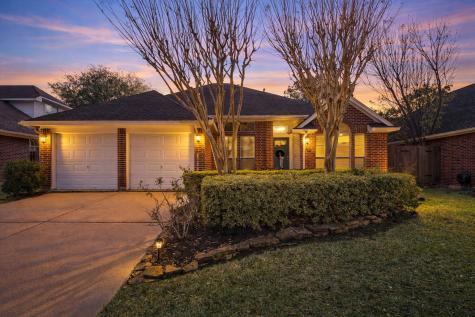 1742 Emerald Lake Court Houston TX 77062