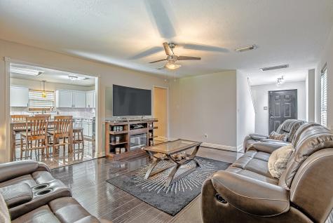 13102 Lindenloch Lane Houston TX 77085
