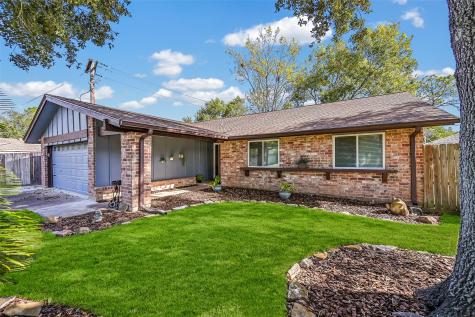 4015 Ravine Drive Friendswood TX 77546