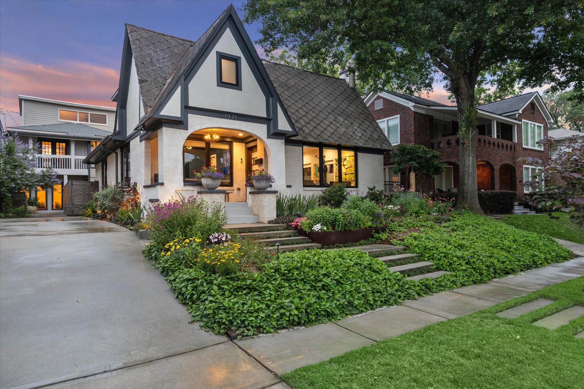1971 W Mckinney Street Houston TX 77019
