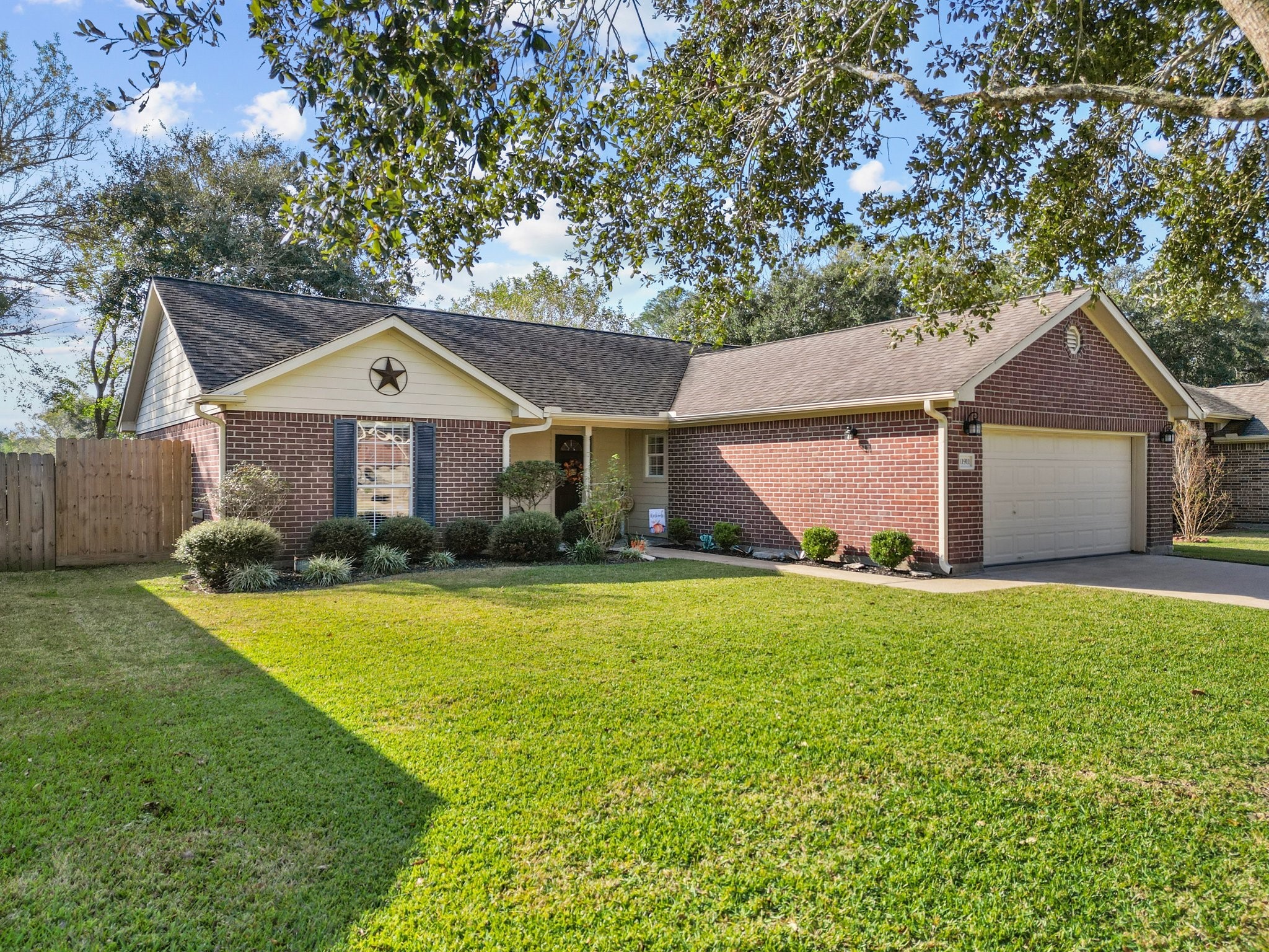 11911 Santa Fe Trail Santa Fe TX 77510