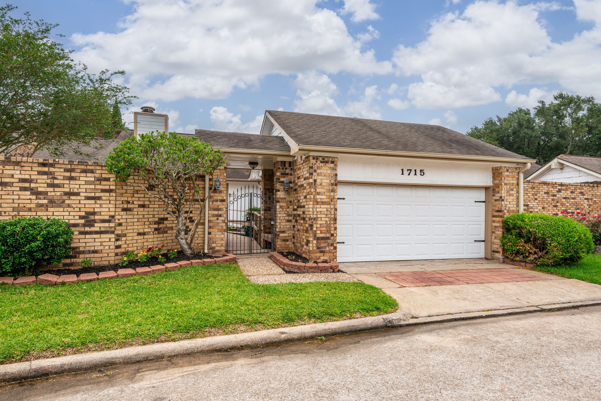 1715 Sullins Way Houston TX 77058