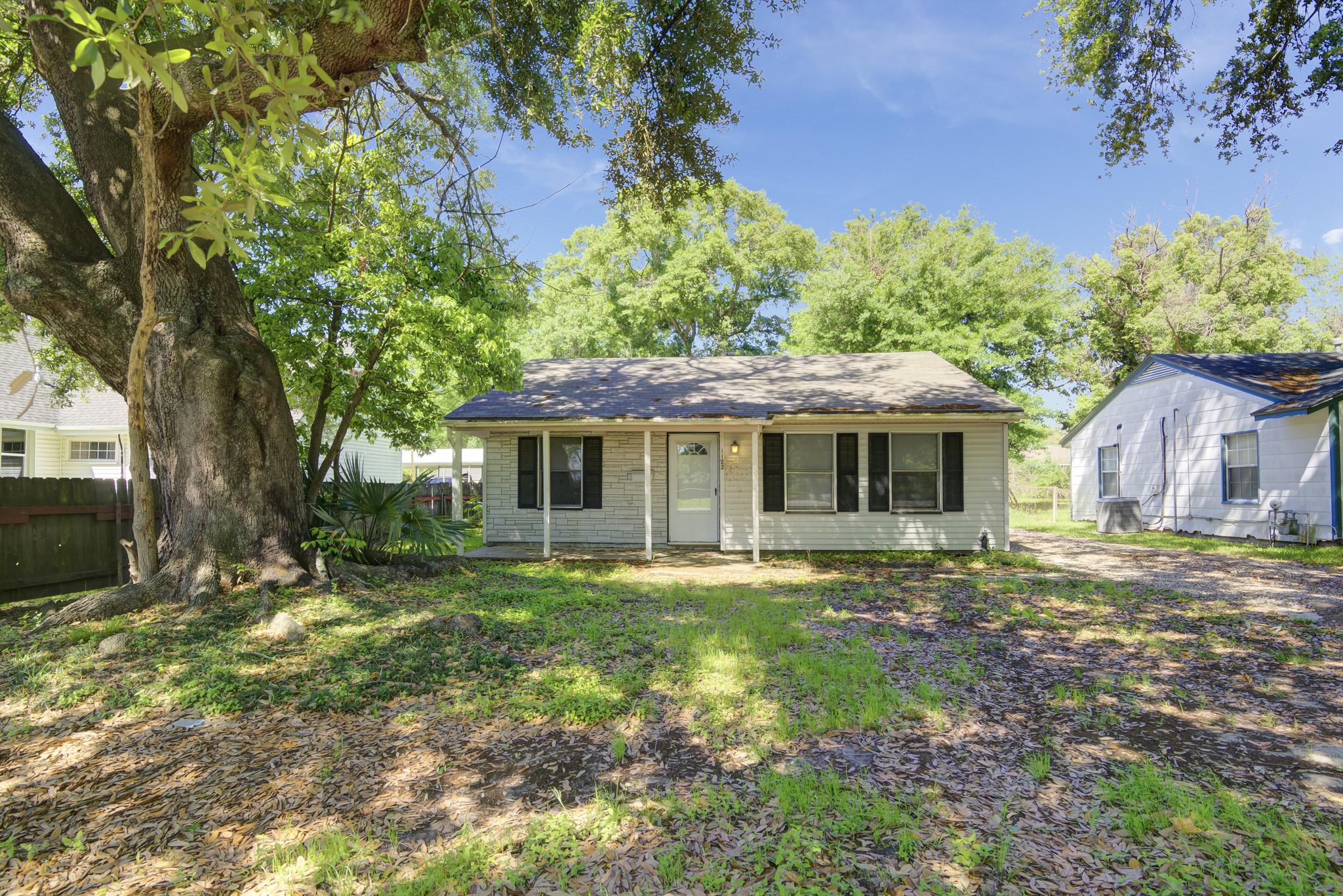 1122 Wagner Street Port Neches TX 77651