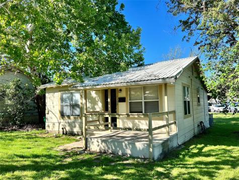 1308 S Park Street Brenham TX 77833