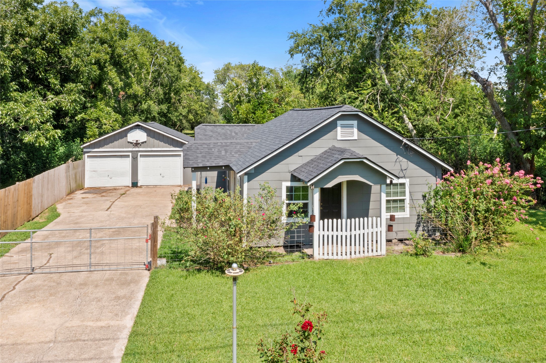 1248 County Road 284 Alvin TX 77511