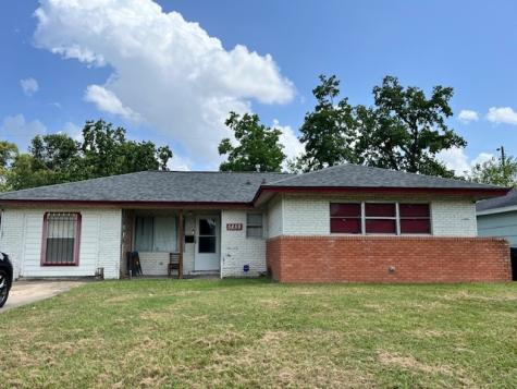5859 Belmark Street Houston TX 77033