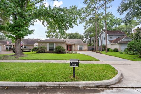 611 Muirwood Lane Sugar Land TX 77498