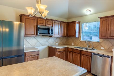 102 Thompson Trail Bastrop TX 78602