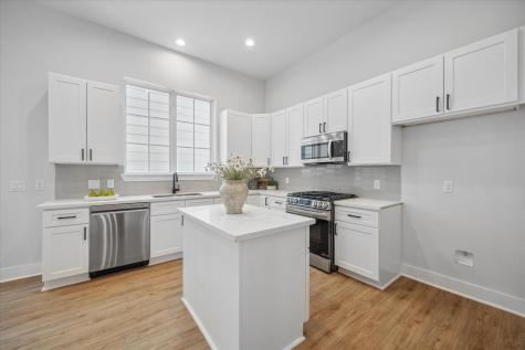 1037 W 17th Street Houston TX 77008