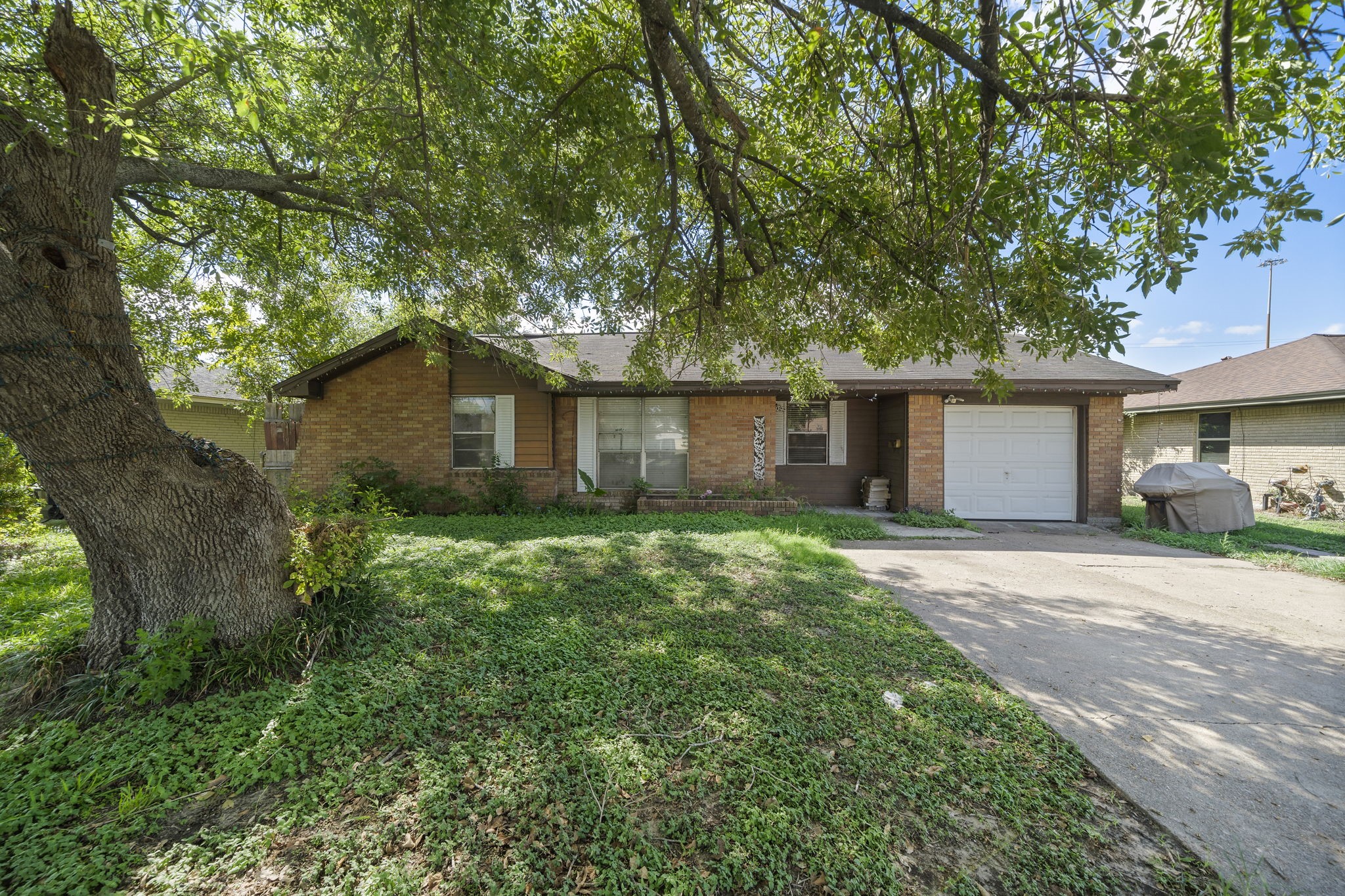 9922 Aves Street Houston TX 77034