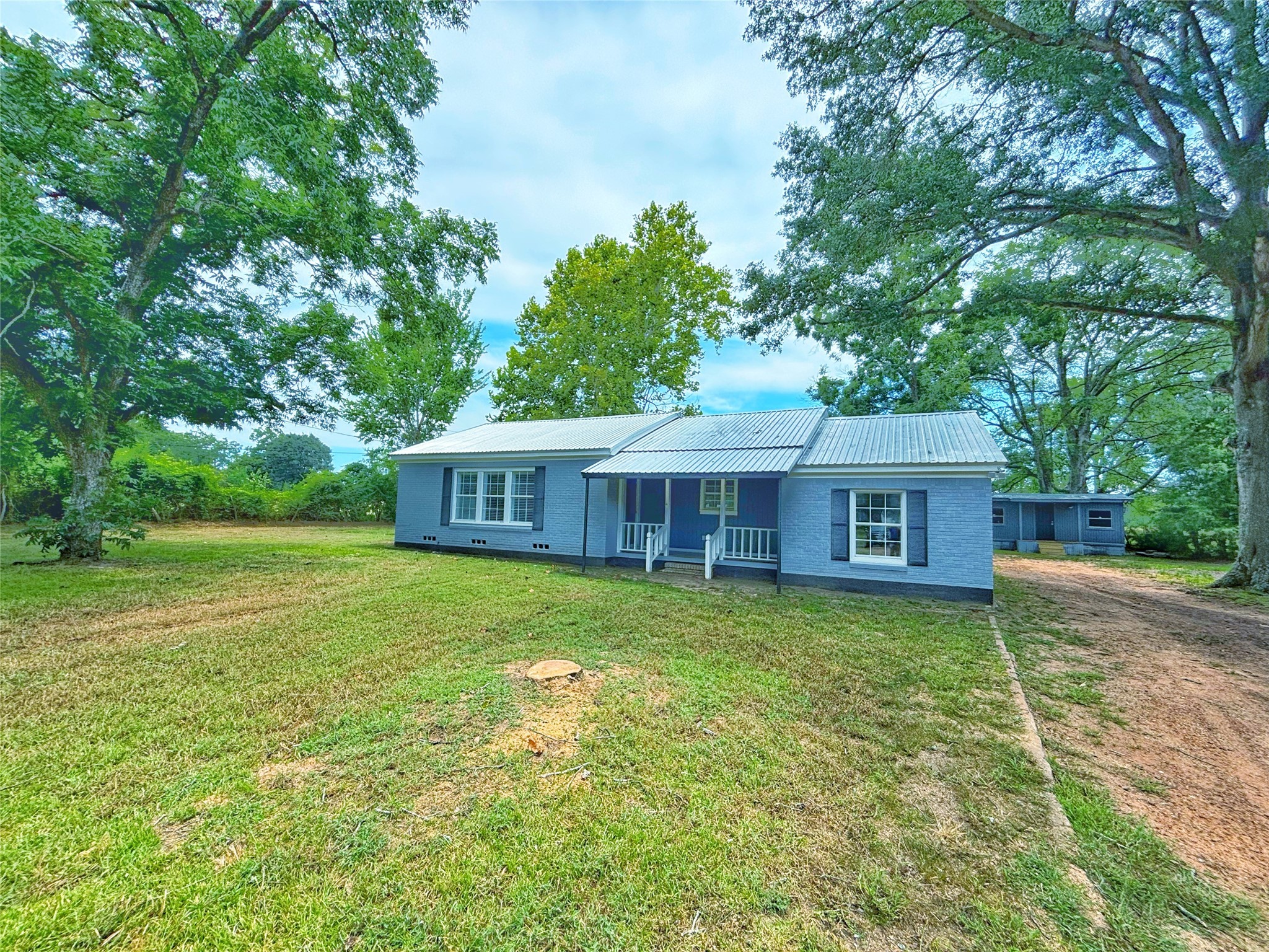 2501 East Houston Avenue Crockett TX 75835