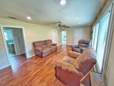 2501 East Houston Avenue Crockett TX 75835