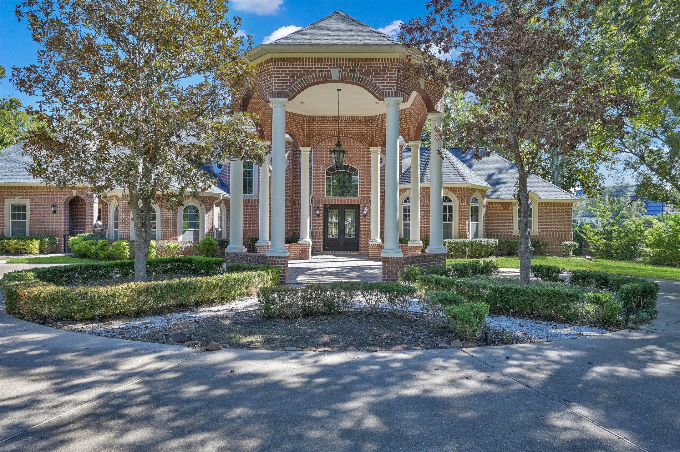 435 W Alkire Lake Drive Sugar Land TX 77478
