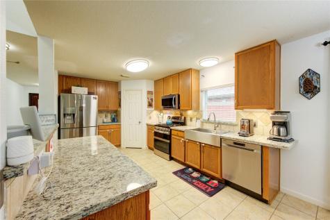 10338 E Summit Canyon Drive Houston TX 77095