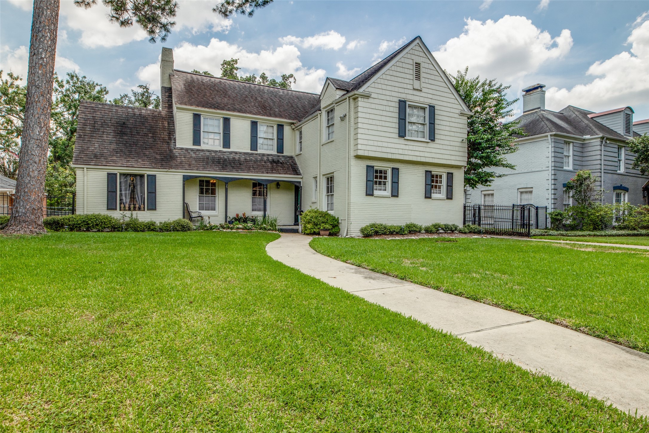 2235 Maroneal Street Houston TX 77030