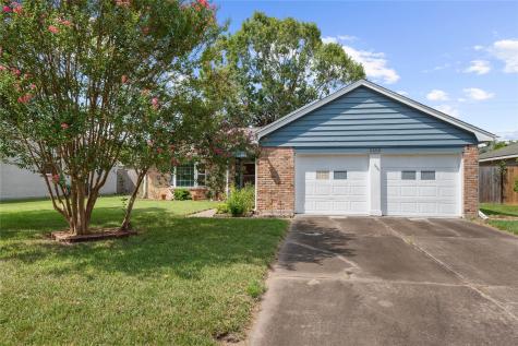 6018 Hummingbird Street Houston TX 77096