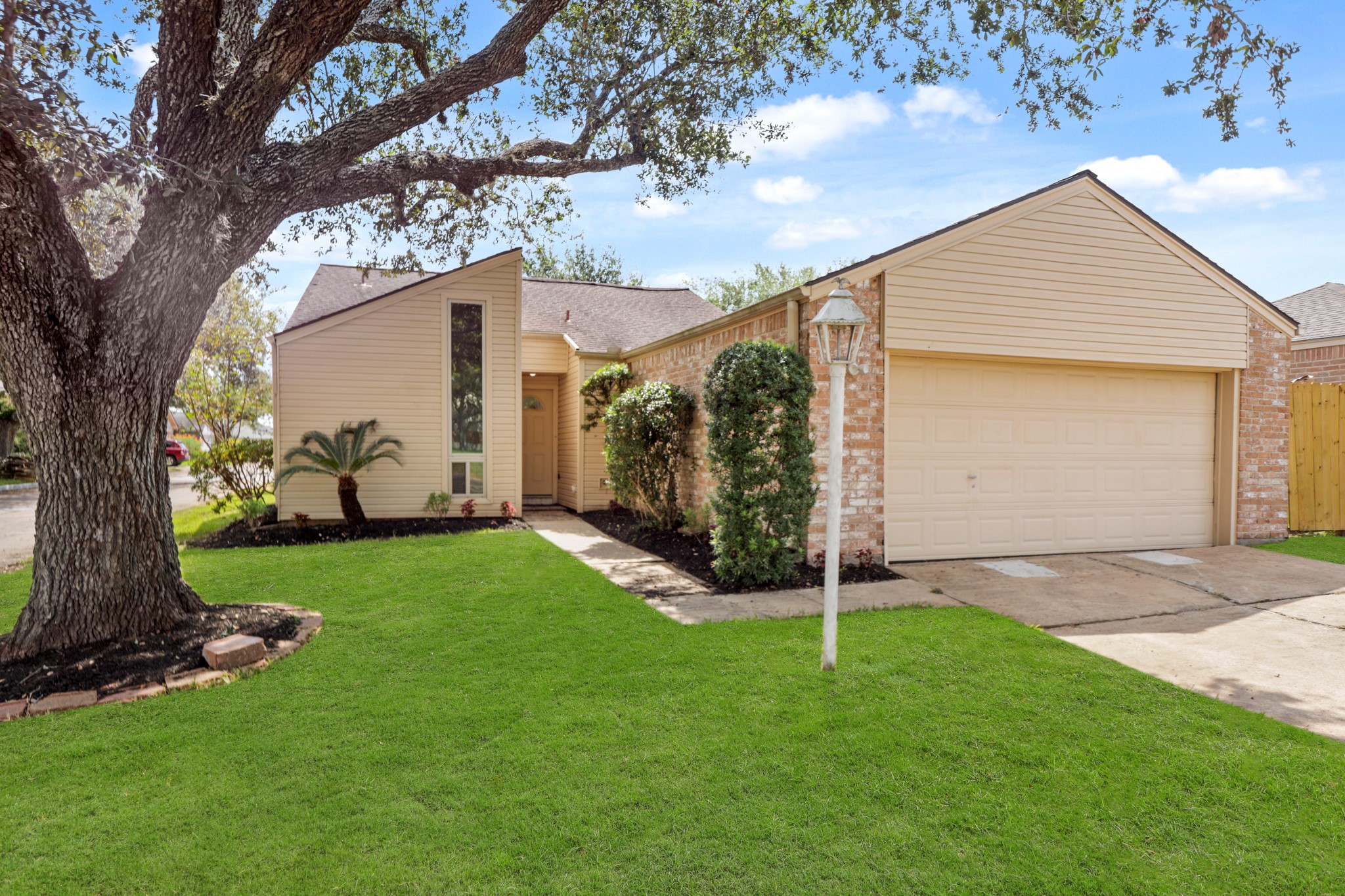 2203 Cottonwood Court Missouri City TX 77459