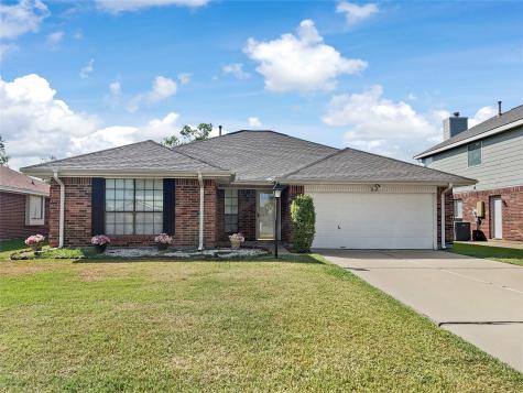 212 Mango Street Lake Jackson TX 77566