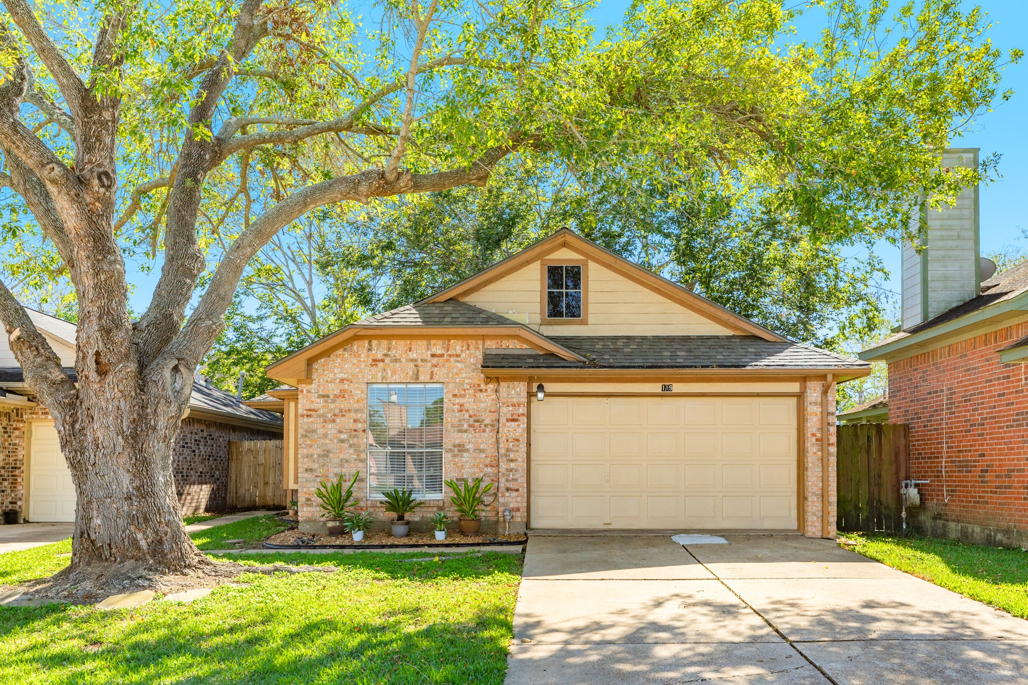 119 Cacao Street Lake Jackson TX 77566
