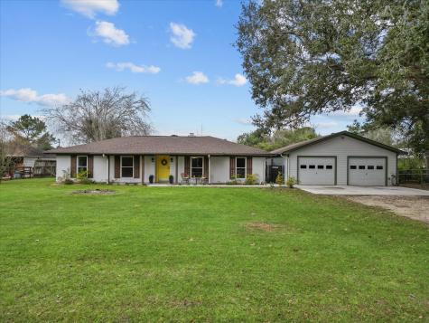 587 County Road 949e Alvin TX 77511
