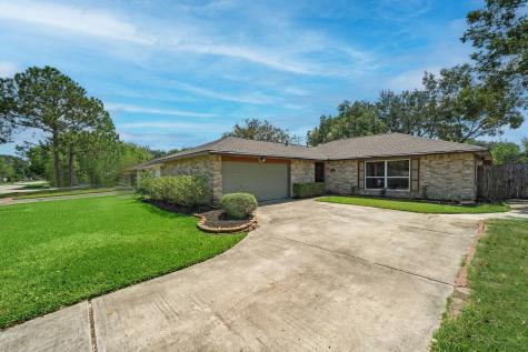 2797 Wood Hollow Drive League City TX 77573