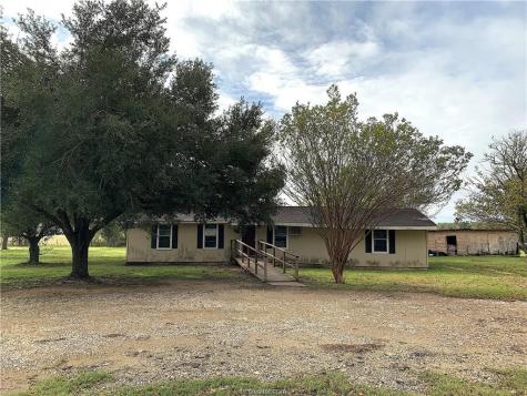 4734 Highway 75 S Madisonville TX 77864