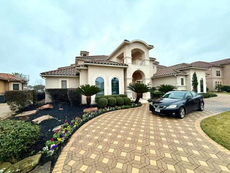 2111 Diamond Spring Drive Houston TX 77077